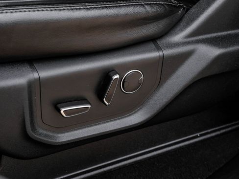 Used 2019 Ford F250 Lariat w/ Chrome Package image 35