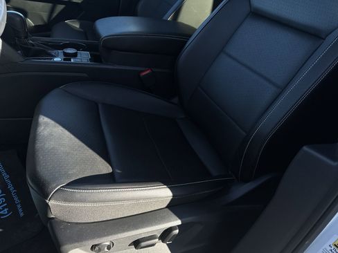 Certified 2023 Volkswagen Atlas SE image 19