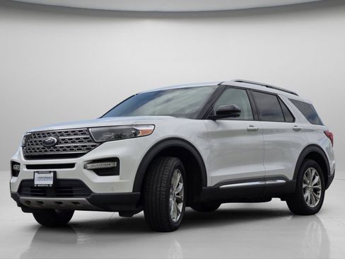 Used 2021 Ford Explorer Limited w/ Equipment Group 301A AWD/4WD image 19