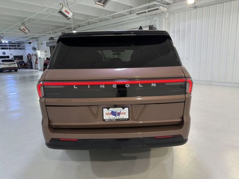 Used 2025 Lincoln Navigator Black Label AWD/4WD image 28