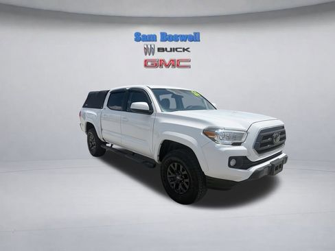 Used 2020 Toyota Tacoma SR5 AWD/4WD image 2