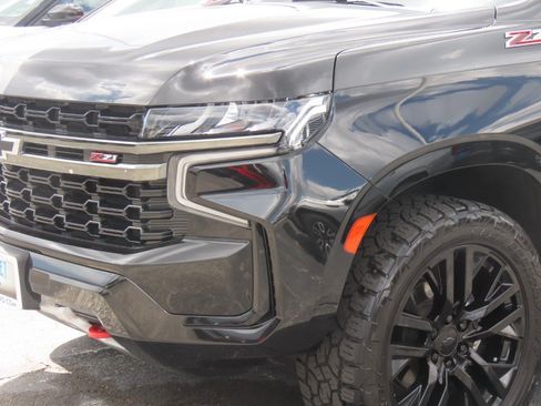 Used 2021 Chevrolet Tahoe Z71 w/ Z71 Off-Road Package AWD/4WD image 3