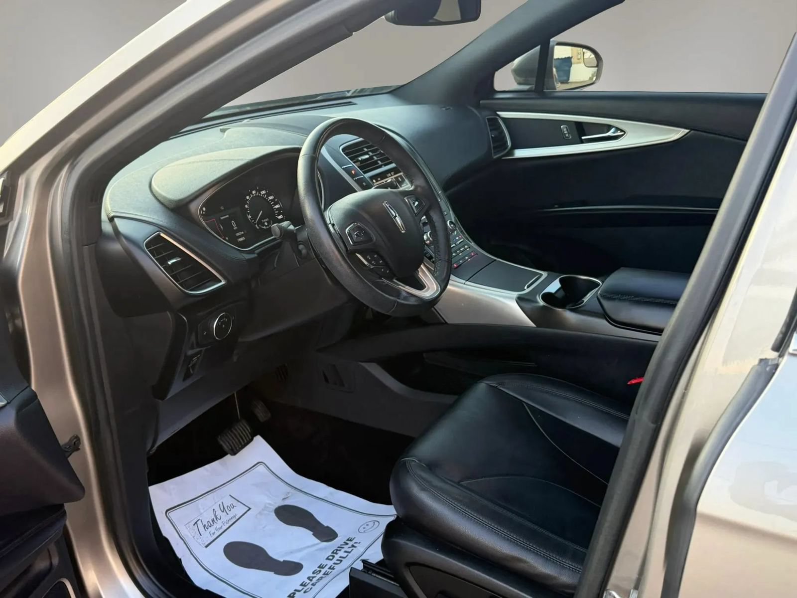 Used 2017 Lincoln MKX Premiere FWD image 13