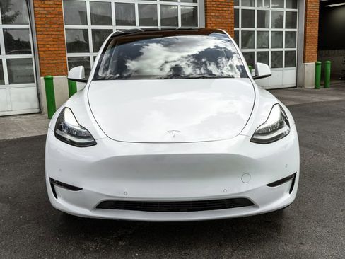 Used 2022 Tesla Model Y Long Range AWD/4WD image 30
