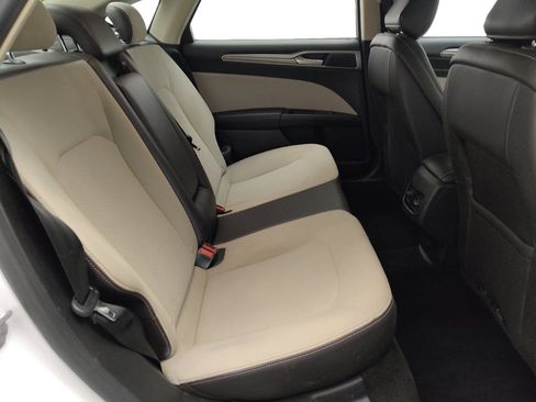 Used 2020 Ford Fusion SE w/ Equipment Group 151A FWD image 19