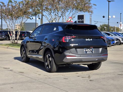 New 2026 Kia Sportage LX image 3