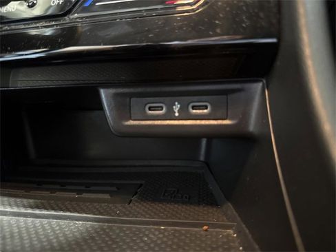 Used 2025 Volkswagen Jetta SE image 19