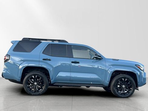 New 2025 Toyota 4Runner 4WD image 2