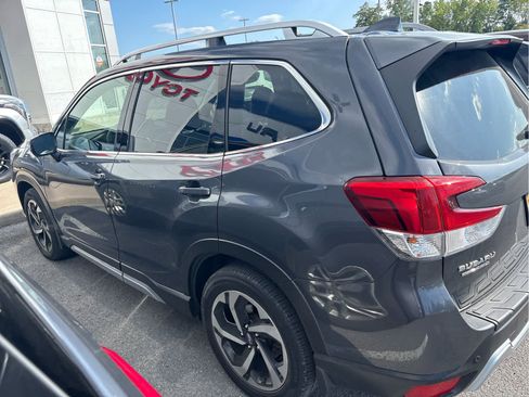 Used 2022 Subaru Forester Touring AWD/4WD image 4