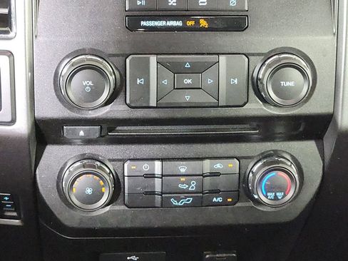 Used 2018 Ford F150 XLT AWD/4WD image 23