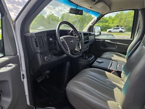 Used 2014 GMC Savana 1500 AWD image 16