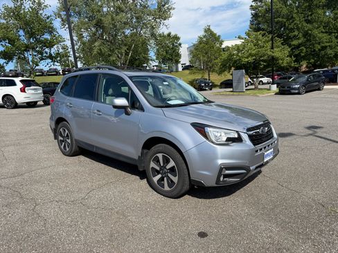 Used 2018 Subaru Forester 2.5i Limited AWD/4WD image 1