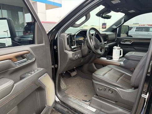 Used 2024 Chevrolet Silverado 2500 High Country w/ High Country Premium Package AWD/4WD image 9