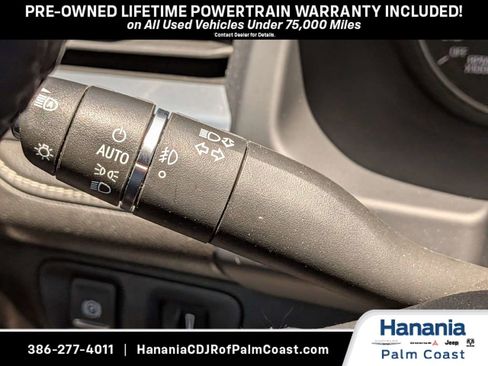 Used 2023 GMC Acadia SLT FWD image 28