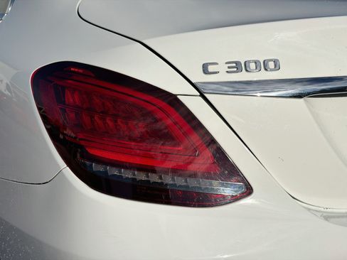 Used 2019 Mercedes-Benz C 300 Sedan image 10