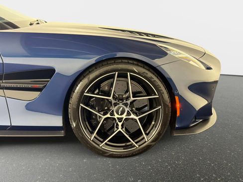 Used 2025 Aston Martin Vanquish image 11