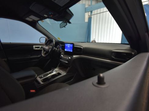 Used 2020 Ford Explorer XLT image 20