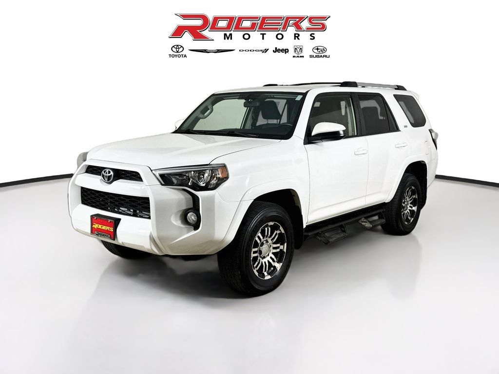 Used 2019 Toyota 4Runner SR5 AWD/4WD image 8