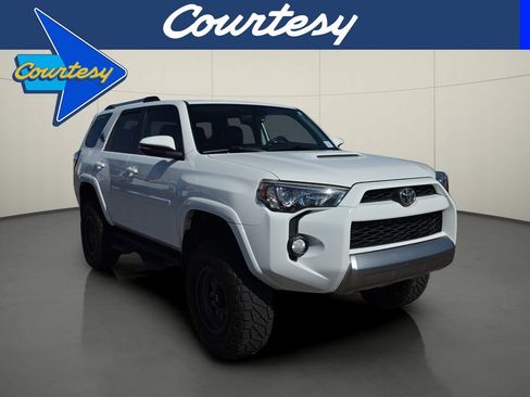 Used 2018 Toyota 4Runner TRD Off-Road Premium AWD/4WD image 1