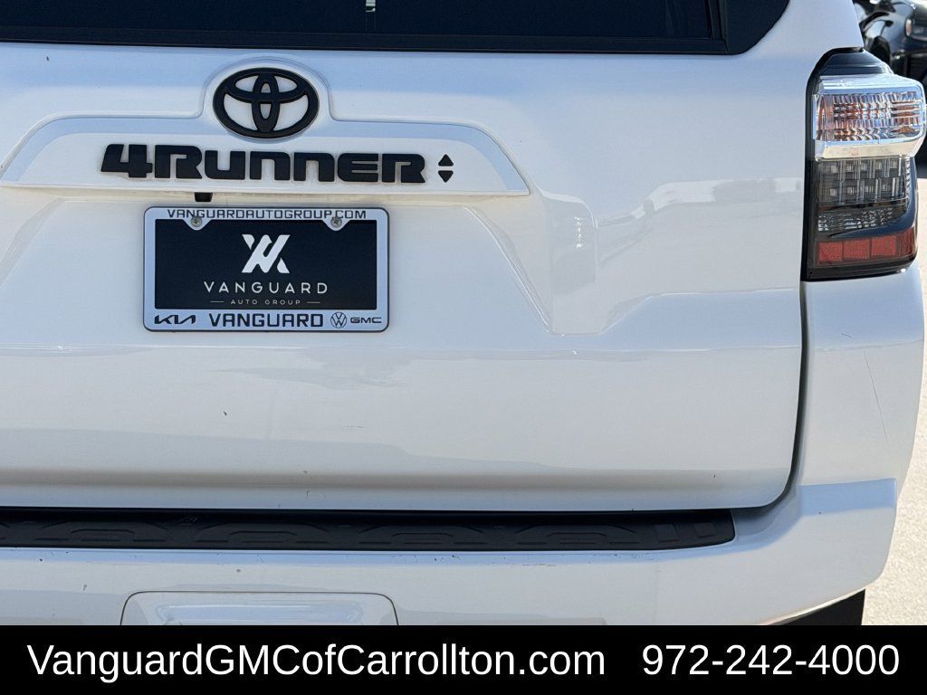 Used 2024 Toyota 4Runner SR5 Premium w/ Moonroof Package AWD/4WD image 9