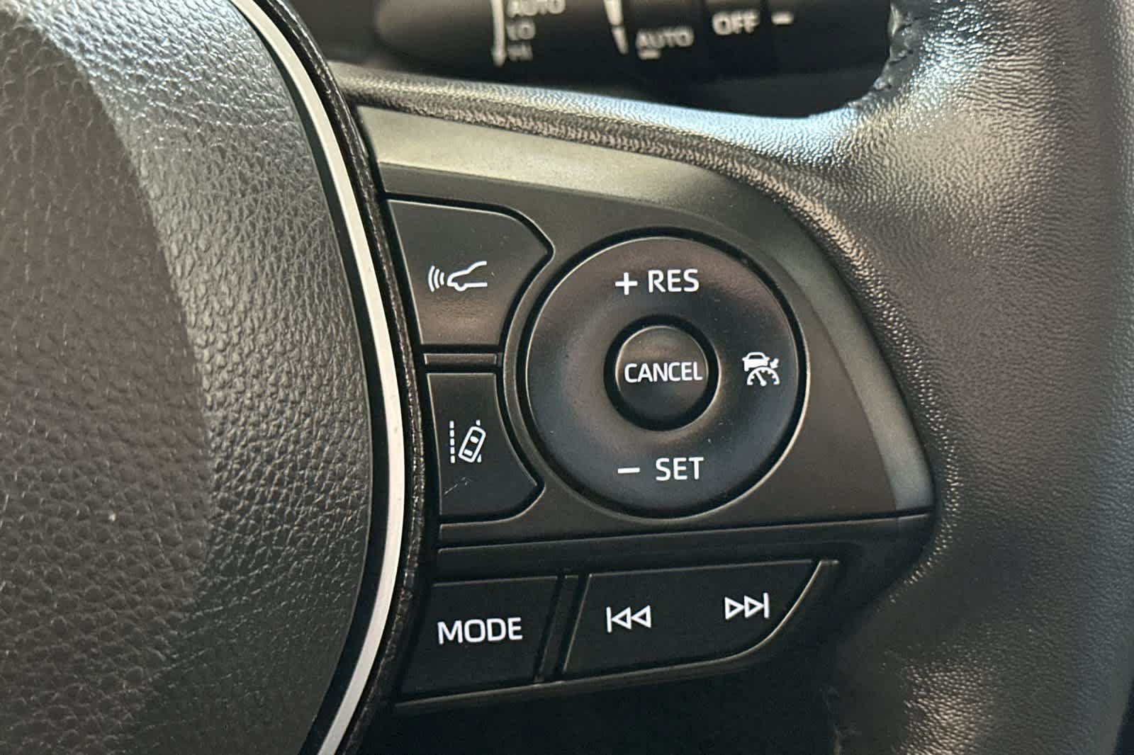 Used 2025 Toyota RAV4 XLE w/ Convenience Package AWD/4WD image 29