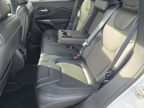 Used 2019 Jeep Cherokee Latitude Plus w/ Cold Weather Group image 32