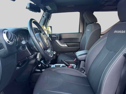 Used 2016 Jeep Wrangler Sahara w/ Connectivity Group AWD/4WD image 16
