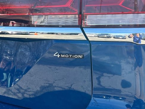 Certified 2025 Volkswagen Atlas SE w/ Panoramic Sunroof Package image 6