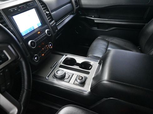 Used 2021 Ford Expedition XLT AWD/4WD image 19