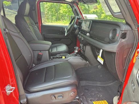 New 2026 Jeep Wrangler Unlimited Rubicon AWD/4WD image 13