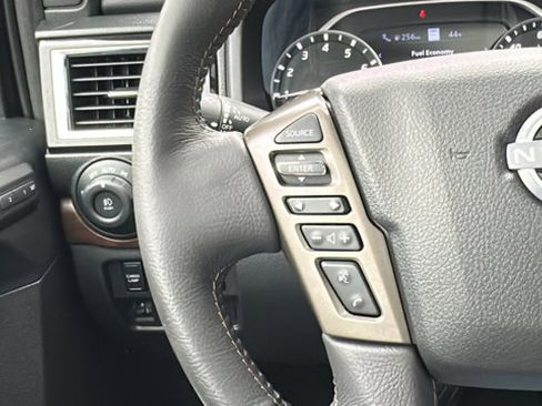 Certified 2024 Nissan Titan Platinum Reserve w/ Moonroof Package image 18