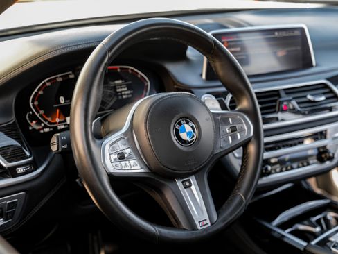 Used 2020 BMW 750i xDrive w/ Executive Package image 15