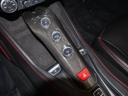 Used 2017 Ferrari California T RWD image 28