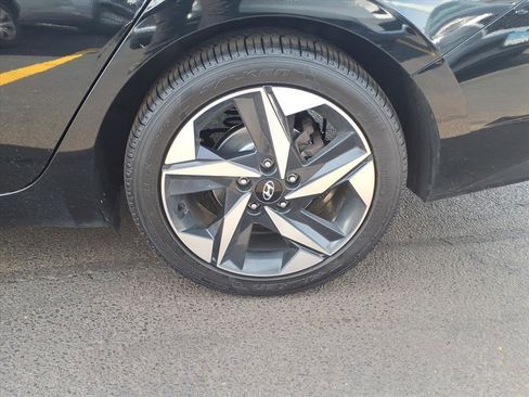 Certified 2023 Hyundai Elantra Limited FWD image 16