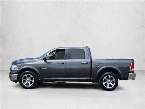 Used 2016 RAM 1500 Laramie w/ Convenience Group AWD/4WD image 9