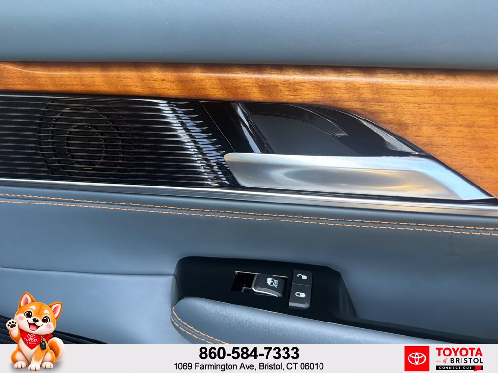 Used 2023 Jeep Grand Wagoneer Series III AWD/4WD image 44