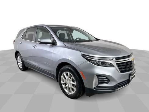Used 2023 Chevrolet Equinox LT FWD image 2