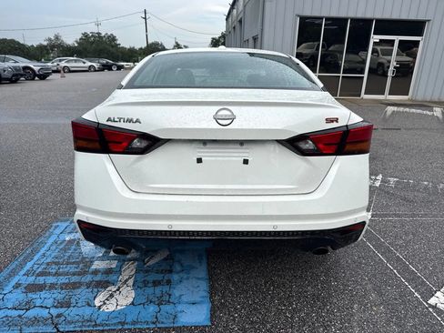 Used 2024 Nissan Altima 2.5 SR FWD image 9