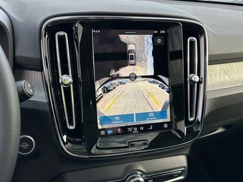 New 2025 Volvo XC40 B5 Plus w/ Climate Package image 23