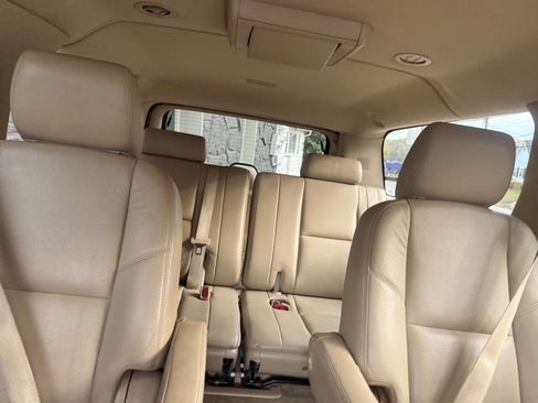 Used 2012 Cadillac Escalade ESV Premium AWD/4WD image 22