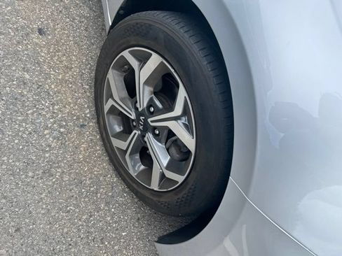 Used 2020 Kia Forte LXS FWD image 2