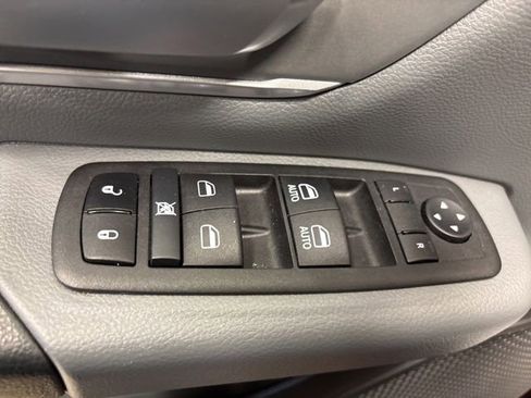 Used 2023 RAM 1500 Big Horn RWD image 33