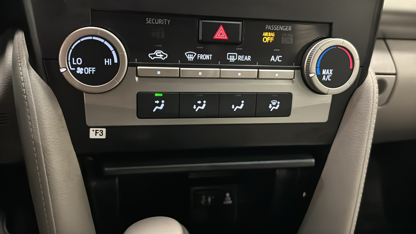 Used 2014 Toyota Camry LE FWD image 18