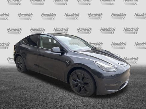 Used 2024 Tesla Model Y Long Range AWD/4WD image 2