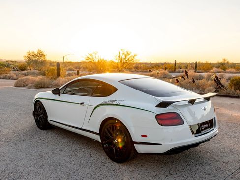 Used 2015 Bentley Continental GT3-R image 26