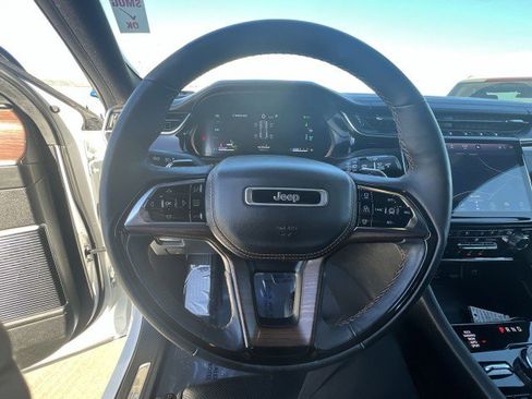 Used 2022 Jeep Grand Cherokee Summit w/ Advanced Protech Group IV image 11