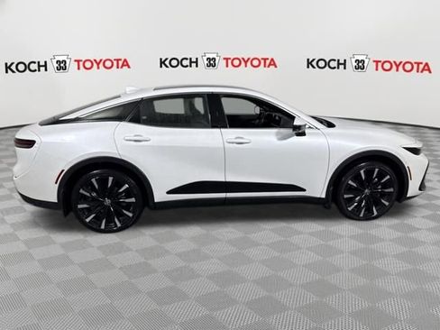 Used 2024 Toyota Crown Platinum image 9