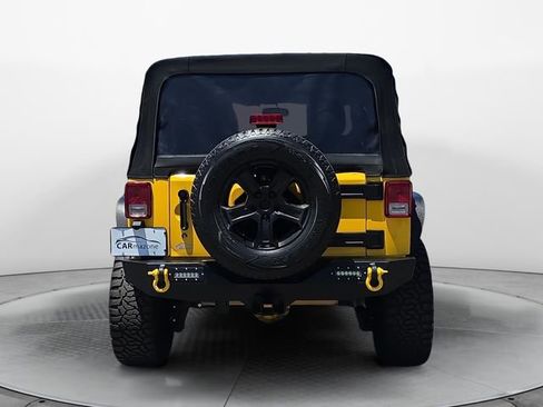 Used 2015 Jeep Wrangler Unlimited Sahara w/ Max Tow Package AWD/4WD image 4