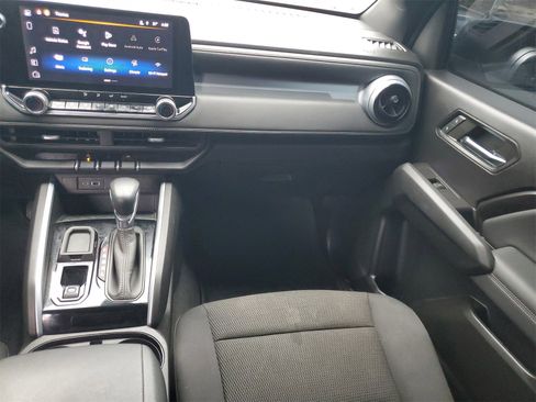 Used 2024 Chevrolet Colorado LT w/ LT Convenience Package image 25