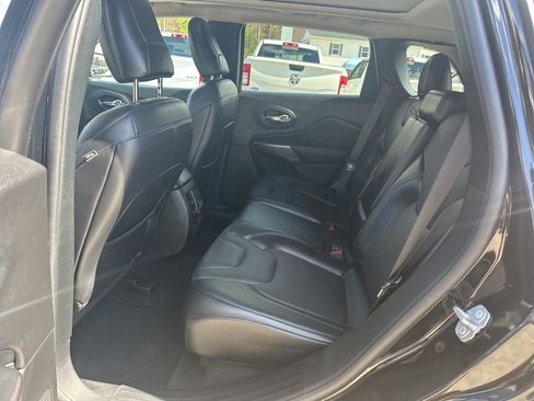 Used 2021 Jeep Cherokee Limited AWD/4WD image 35